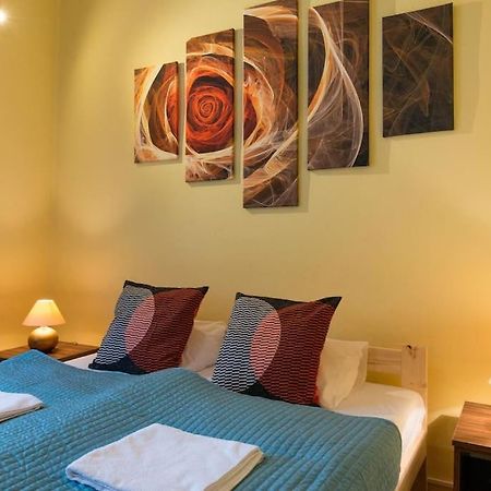 Big Cosy Retro Apt, Free Parking, 15Min Oldtown & Kazimierz - By Homelike Krakow Ngoại thất bức ảnh