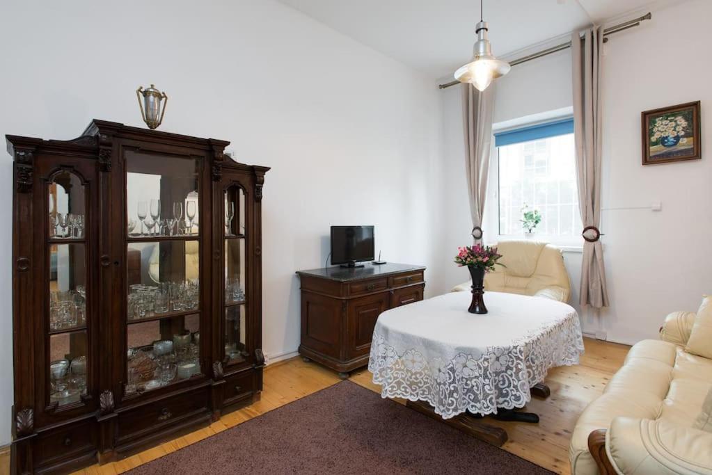Big Cosy Retro Apt, Free Parking, 15Min Oldtown & Kazimierz - By Homelike Krakow Ngoại thất bức ảnh