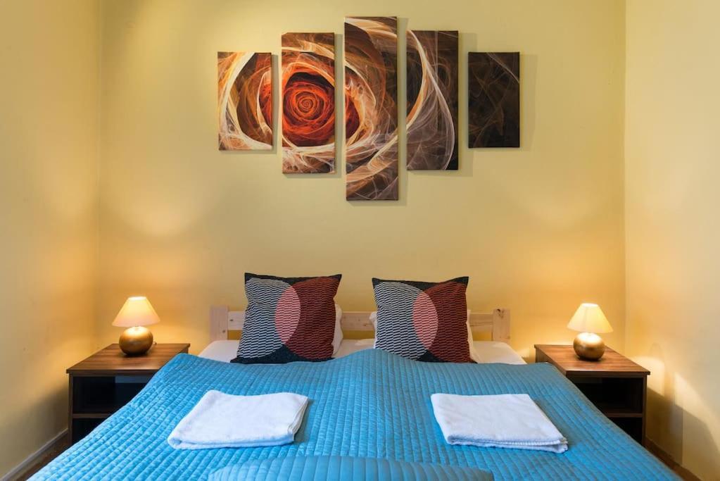 Big Cosy Retro Apt, Free Parking, 15Min Oldtown & Kazimierz - By Homelike Krakow Ngoại thất bức ảnh